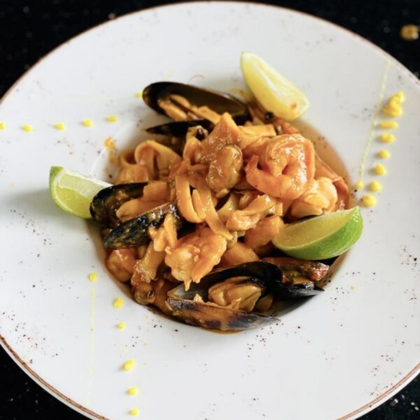 Tagliatelle cu fructe de mare