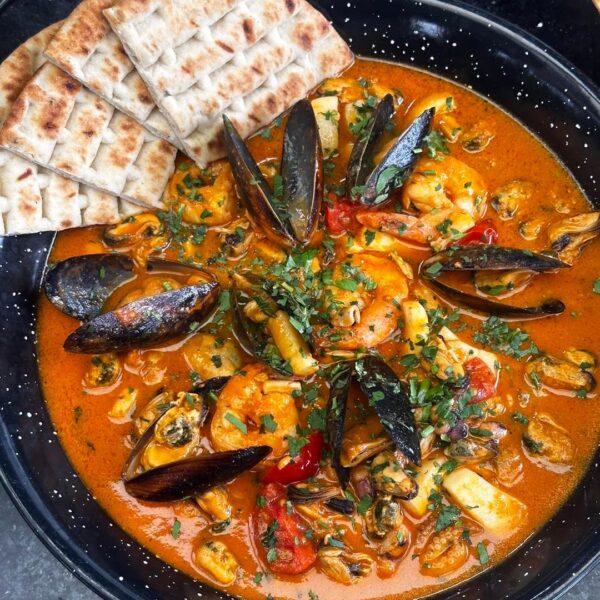 Tigaie cu fructe de mare