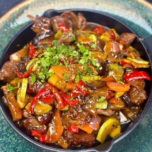 Tigaie de vită cu legume