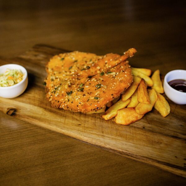 Șnițel de porc cu semințe cu cartofi de casă