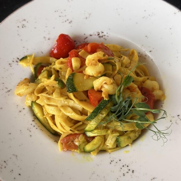 Tagliatelle cu creveți și zucchini