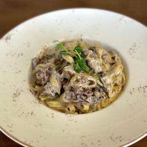 Tagliatelle cu vită și trufe